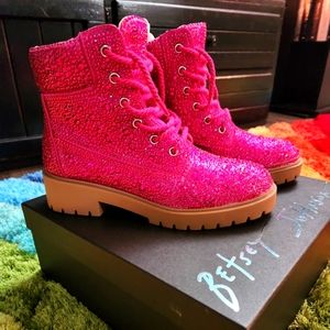 Brand new in box HUDSON FUCHSIA Betsey Johnson rhinestone boots 8.5